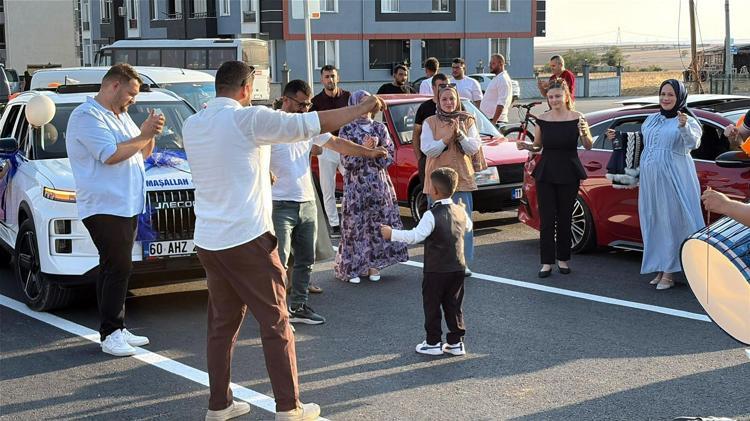 Lösemiyi yenen Hamza’nın sünnet düğününde mavi ve turuncu balonlar uçuruldu