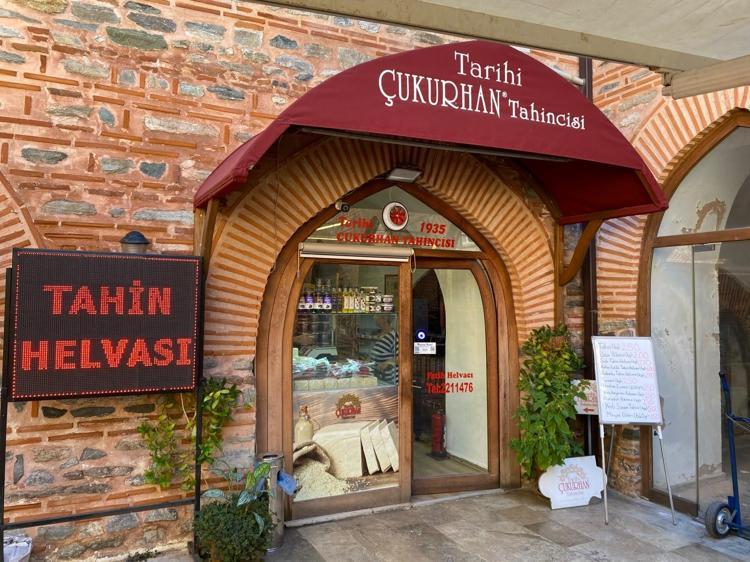 Taş değirmende 4 kuşak tahin üretiyorlar