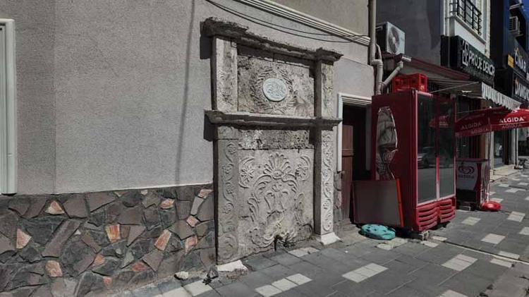 Bolu’da tarihi yapılar, yükselen binaların arasında kaldı