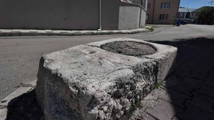 Bolu’da tarihi yapılar, yükselen binaların arasında kaldı