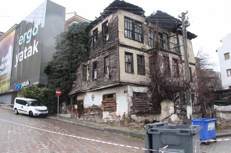 Bolu’da tarihi yapılar, yükselen binaların arasında kaldı