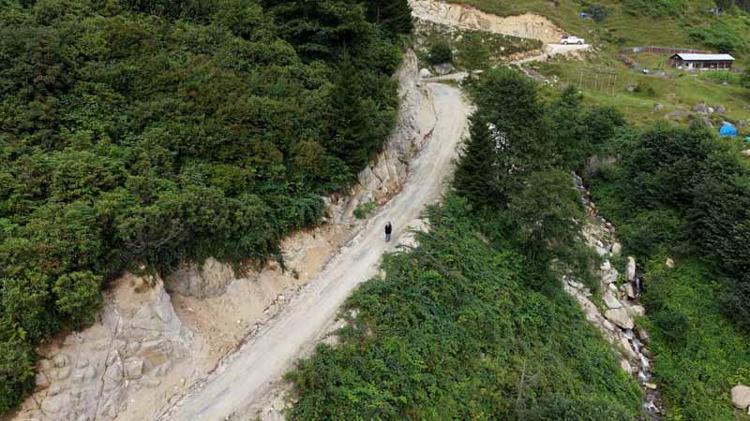 Dizlerinde ağrı, yüreğinde tutku; ‘Ayder'in Nazmiye ablası’ dağ maratonuna hazırlanıyor