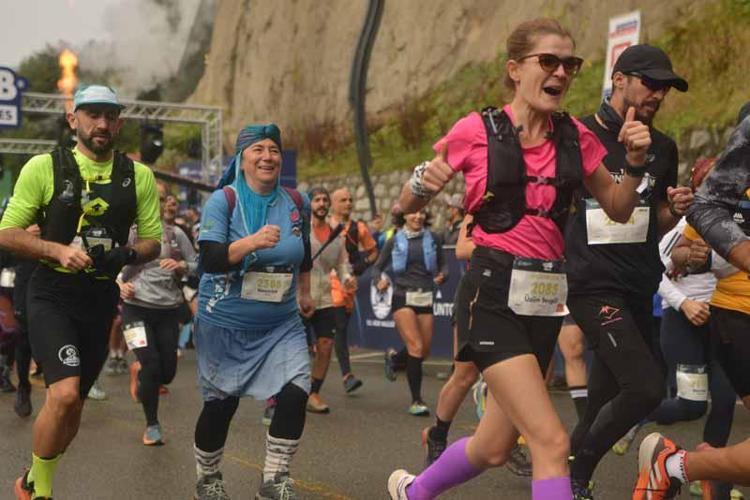 Dizlerinde ağrı, yüreğinde tutku; ‘Ayder'in Nazmiye ablası’ dağ maratonuna hazırlanıyor