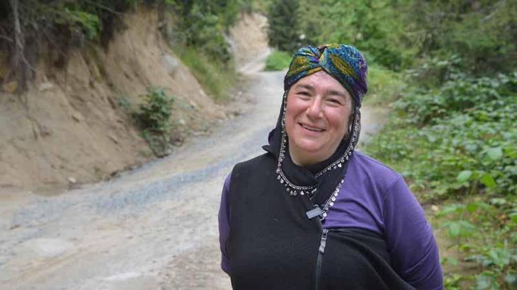 Dizlerinde ağrı, yüreğinde tutku; ‘Ayder'in Nazmiye ablası’ dağ maratonuna hazırlanıyor
