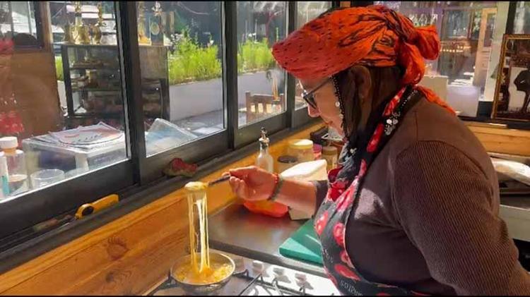 Dizlerinde ağrı, yüreğinde tutku; ‘Ayder'in Nazmiye ablası’ dağ maratonuna hazırlanıyor