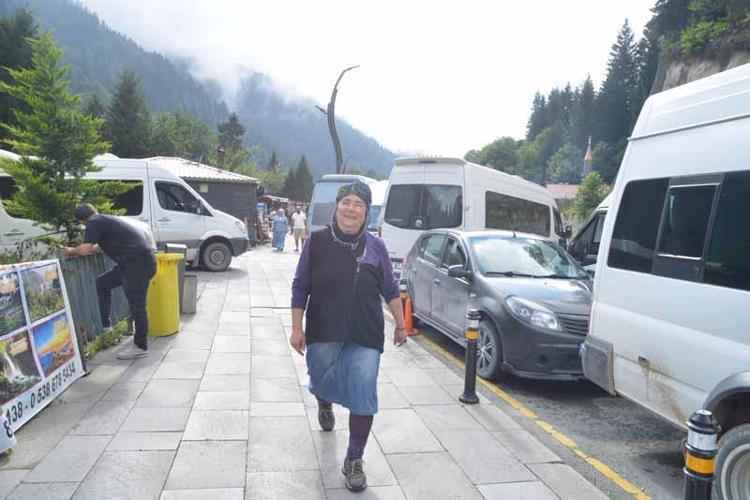 Dizlerinde ağrı, yüreğinde tutku; ‘Ayder'in Nazmiye ablası’ dağ maratonuna hazırlanıyor