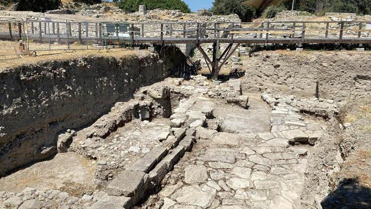 Troya Antik Kenti'nde 2 bin 800 yıllık agora gün yüzüne çıkarılıyor