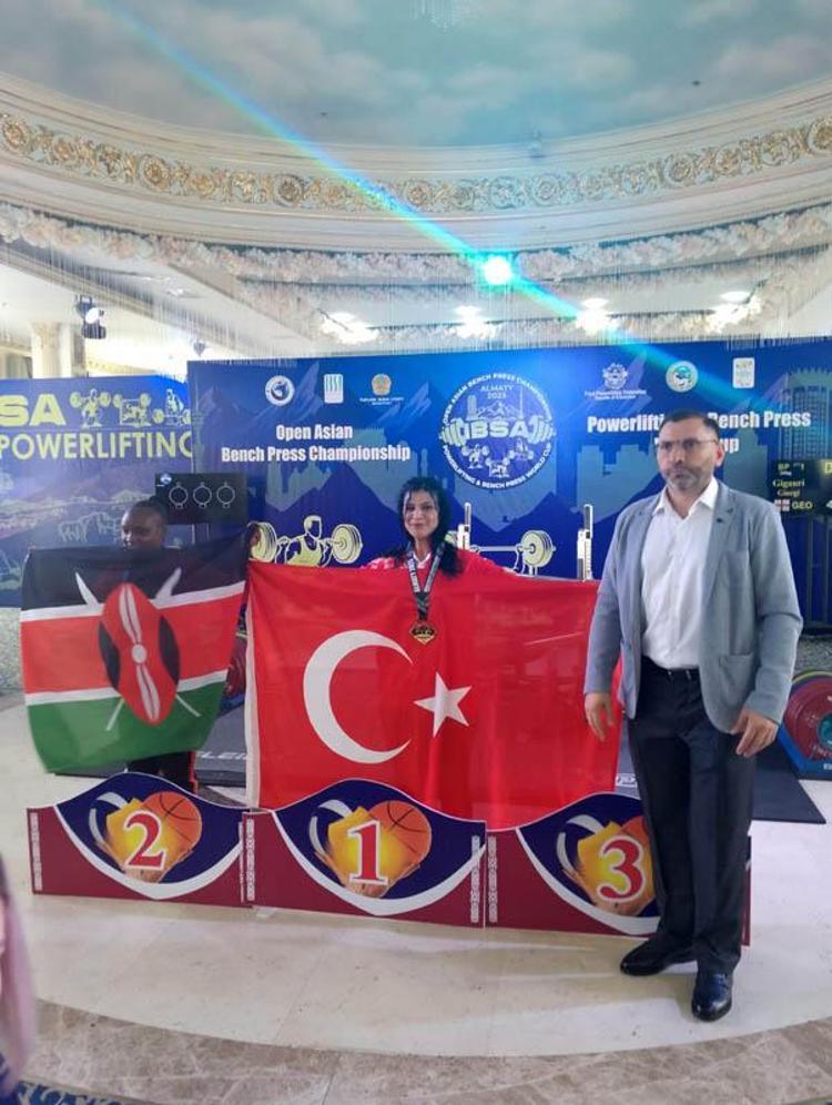 Kornea nakli bekleyen Gülistan'dan halterde büyük başarı