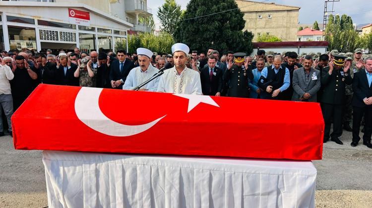 Şehitler memleketi Hakkari'de toprağa verildi