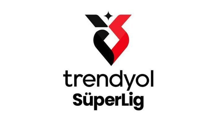 Çaykur Rizespor 10 kişiyle kazandı: Eyüpspor evinde yıkıldı
