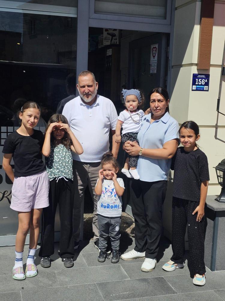 70 bin nüfuslu mahallenin çocuklarının okul tıraşı kadın muhtardan