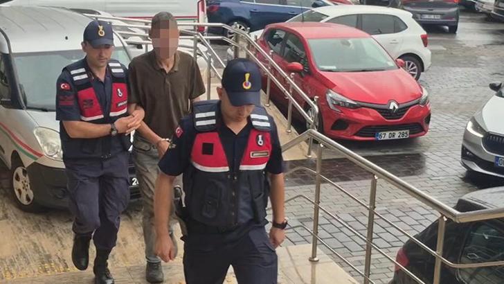 17 yaşındaki kızlarını yatağa zincirledikleri iddia edilen çift gözaltına alındı