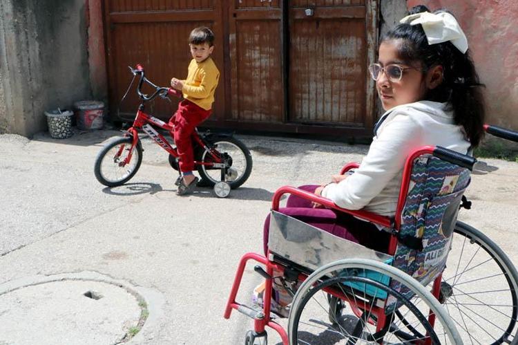 Yardım kumbarasındaki parası çalınan SMA’lı Fidan Ebrar: Hayallerimi çaldılar