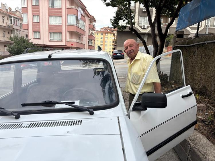 Hayalini kurduğu eski otomobile 81 yaşında kavuştu