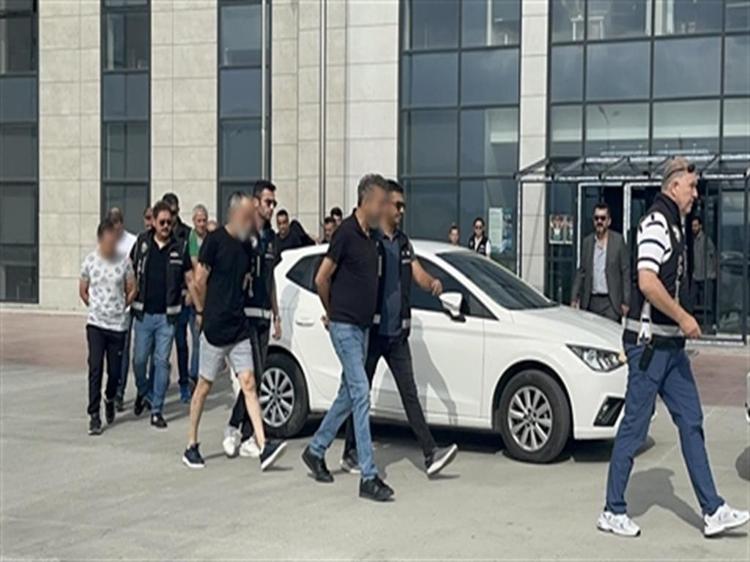 Devre mülk dolandırıcılığı davasında 6 sanıktan 2'sinin ev hapsi kaldırıldı