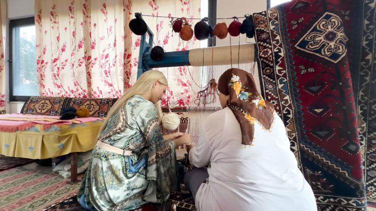 Halı tarlaları doğal stüdyo oldu