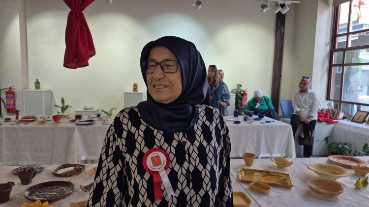 Şehit anneleri ve gazi eşlerinden seramik sergisi