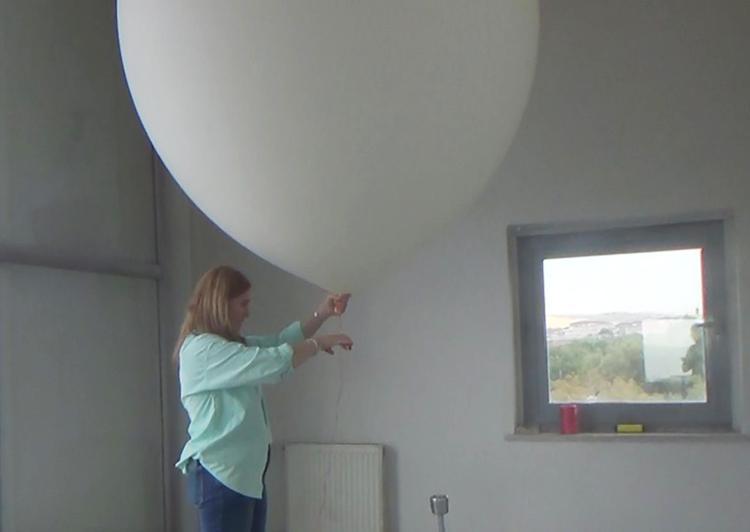 Erzurum'da meteorolojik balonla atmosferin üst seviyeleri takip ediliyor