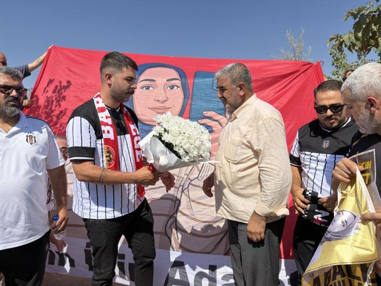 Amed Sportif Faaliyetler ve Beşiktaş taraftarlarından Rojin Kabaiş'in mezarına ziyaret