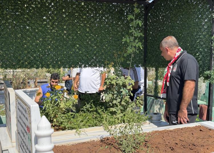 Amed Sportif Faaliyetler ve Beşiktaş taraftarlarından Rojin Kabaiş'in mezarına ziyaret