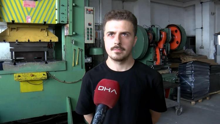 Gelişen teknolojiye rağmen zanaatlarını sürdüren baba-oğul ürettikleri sobaları ihraç ediyor