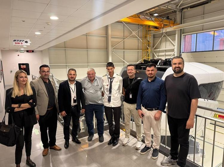 Uçak tutkunu Burak'ın hayali gerçek oldu