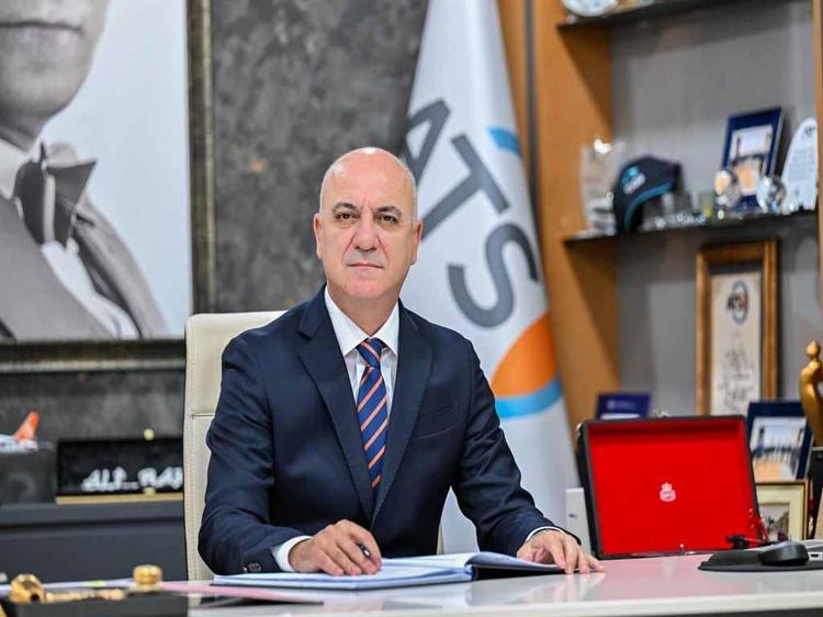 Tekne kazasında ölen oda başkanının kızı: Çok büyük yaralar sarmaya çalışıyoruz