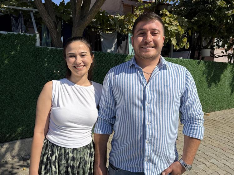 Düğünde gelin ve damada takı yerine buzağı hediye edildi