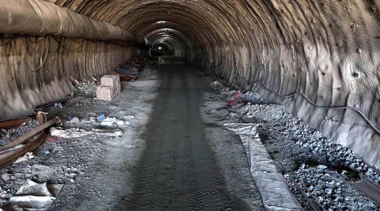 Dağlar deliniyor sahil yolu nefes alıyor; 54 kilometrelik güzergaha 3 şeritli yol