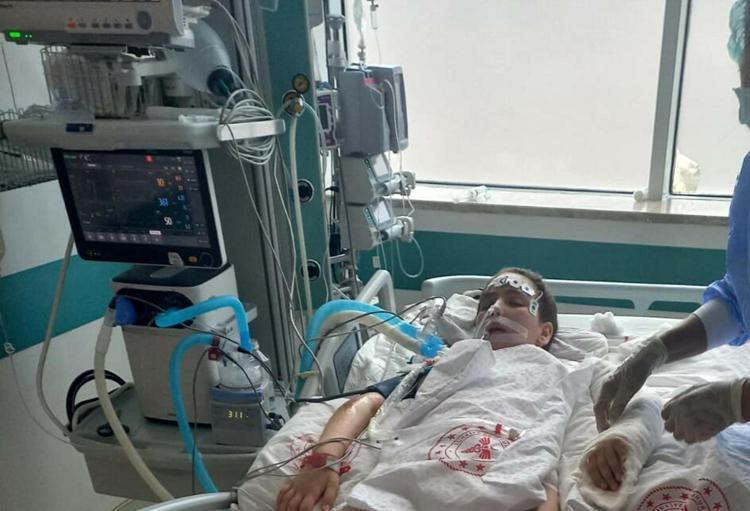 Doktorların yüzde 10 yaşama şansı verdiği Almina, hayata tutundu