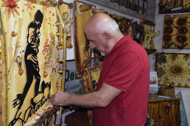 35 yıldır topladığı atıkları sanat eserine dönüştürüyor