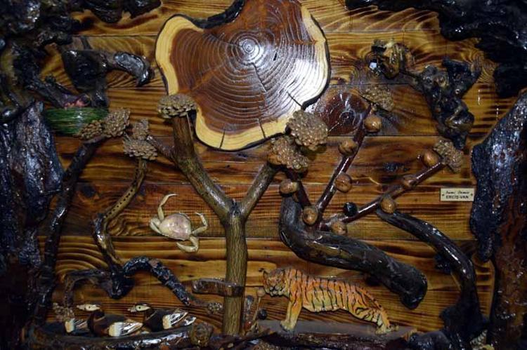35 yıldır topladığı atıkları sanat eserine dönüştürüyor