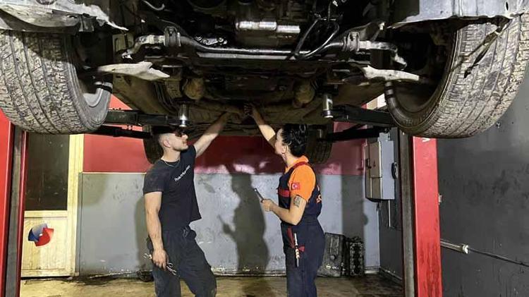 Fatma, muhasebeci olarak girdiği sanayide motor ustası oldu