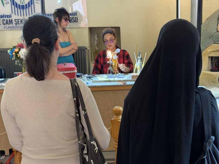 İtalyan çift, camı sanata dönüştürüyor