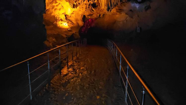Su basan Gökgöl Mağarası ziyarete kapatıldı