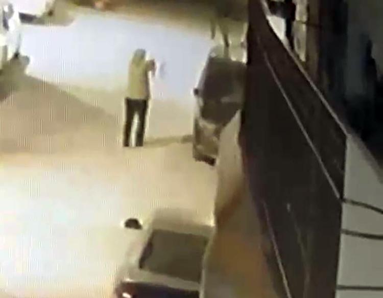 Aynı ailenin araçlarına 2 gün üst üste silahlı saldırı: Evde yatmaya korkar hale geldik