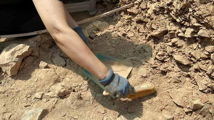 86 bin yıllık İnkaya Mağarası'nda en büyük girişin bulunduğu güney ağzı kazılıyor