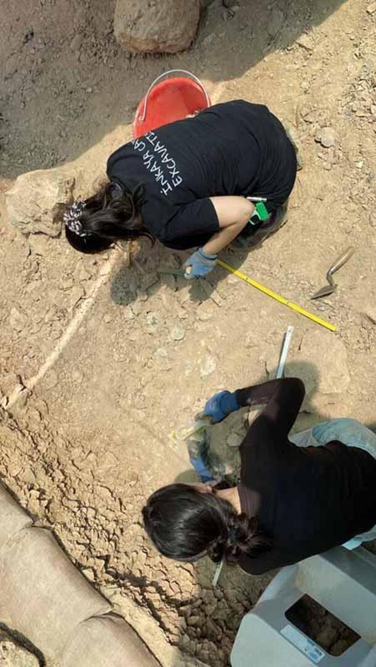 86 bin yıllık İnkaya Mağarası'nda en büyük girişin bulunduğu güney ağzı kazılıyor