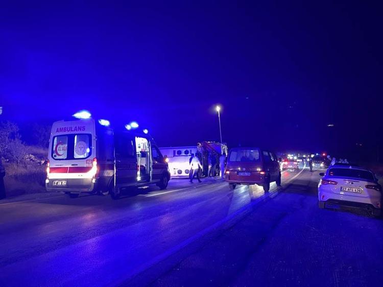 Gaziantep’te yolcu otobüsü ile otomobil çarpıştı; 7 ölü,13 yaralı