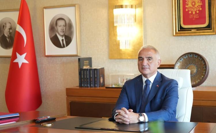 Akdeniz’de 2100 yıllık gemi batığından antik sofra takımı çıkarıldı