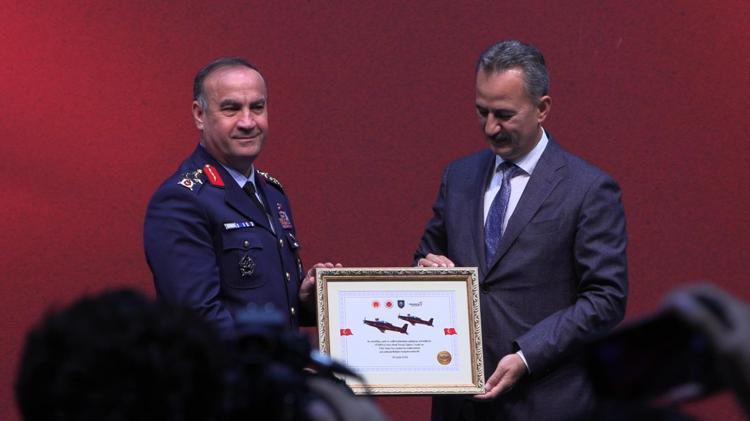 HÜRKUŞ-2, Türk Hava Kuvvetleri'ne teslim edildi