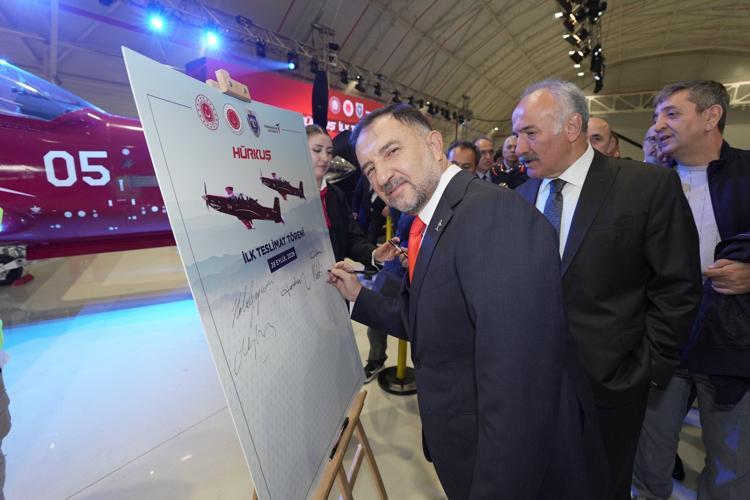 HÜRKUŞ-2, Türk Hava Kuvvetleri'ne teslim edildi