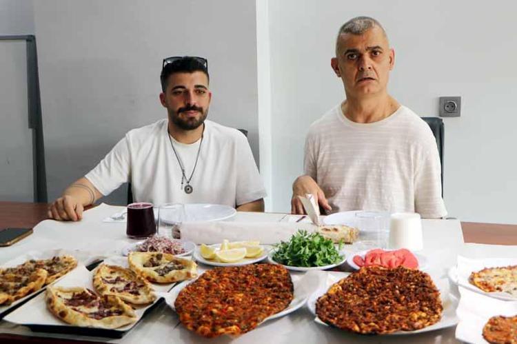 Yanlış iğneyle engelli kaldı, hayata küsmedi; annesinin lahmacunlarını Türkiye’ye tattırmak istiyor