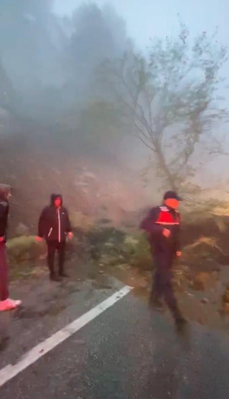Uludağ yolunda heyelan
