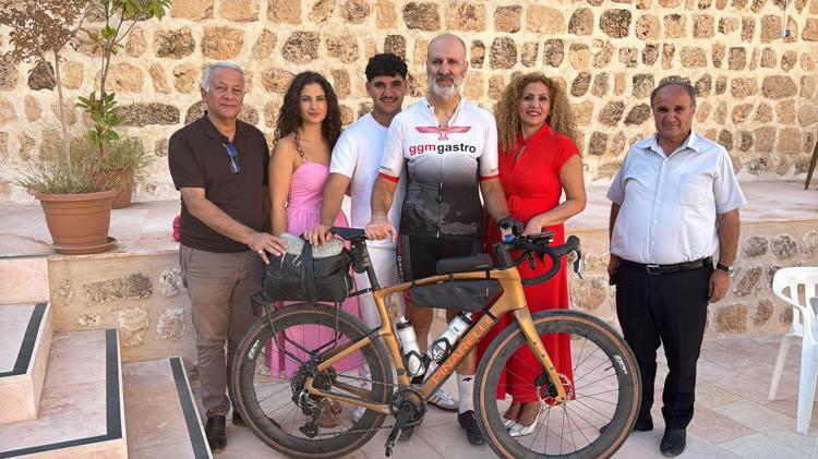 Çocukken taşındıkları İsviçre’den Midyat’a 4 bin 500 kilometre pedal çevirdi