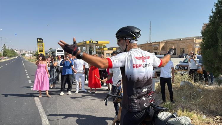Çocukken taşındıkları İsviçre’den Midyat’a 4 bin 500 kilometre pedal çevirdi