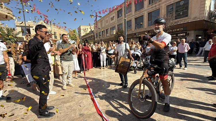 Çocukken taşındıkları İsviçre’den Midyat’a 4 bin 500 kilometre pedal çevirdi