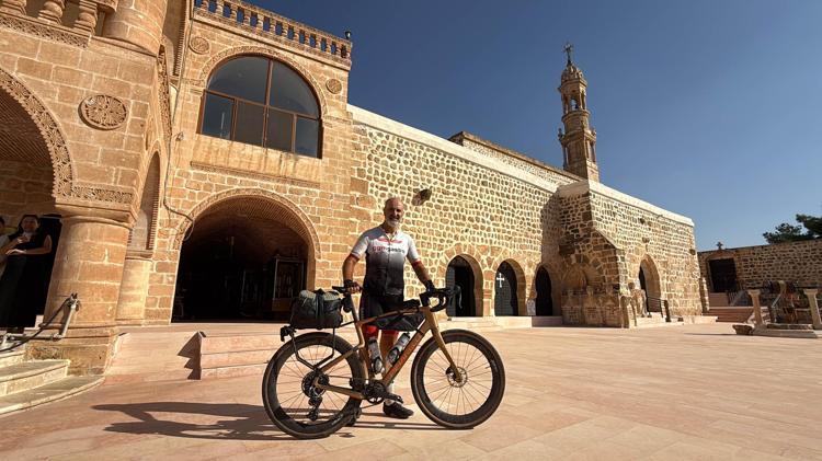 Çocukken taşındıkları İsviçre’den Midyat’a 4 bin 500 kilometre pedal çevirdi