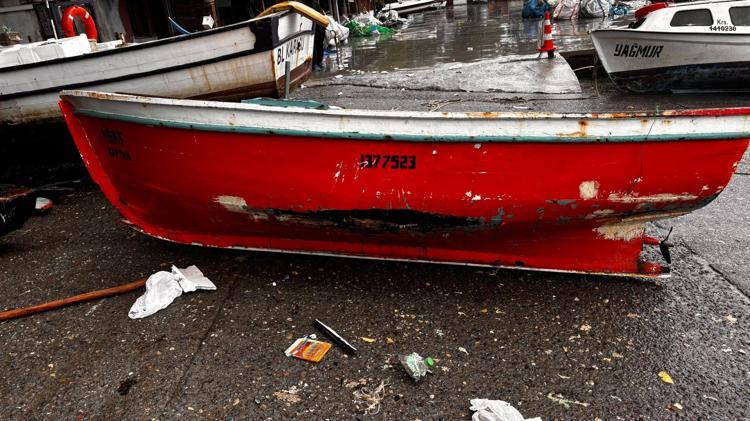 Düzce'de sağanak; 3 evi su bastı, 14 tekne zarar gördü