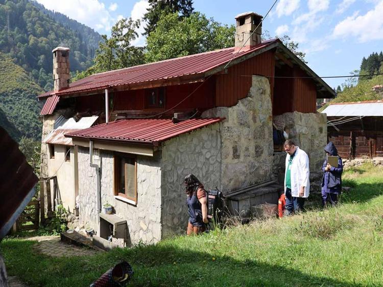 109 yaşındaki Sabriye Gündoğdu’ya yayla evinde muayene